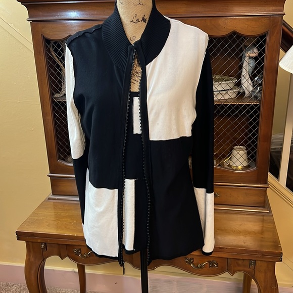 Drapers & Damons Petites NWOT Black and White Color Block Beaded Sweater Set. - Picture 10 of 16